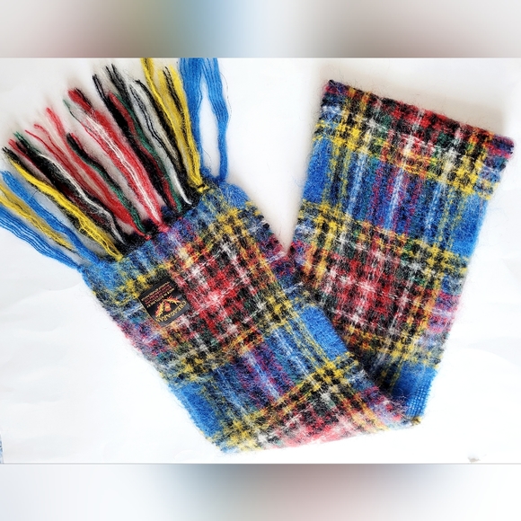 Creagaran Wool & Mohair Scarf Made in Scotland, Plaid Fringe, Multicolor. - Picture 11 of 12